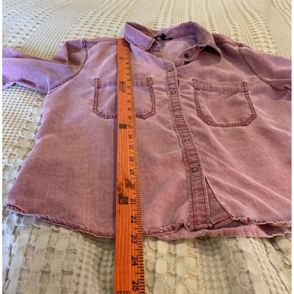 Express Blouse Button Down Snaps Size Medium Distressed Pink Collared Pockets - Picture 11 of 11